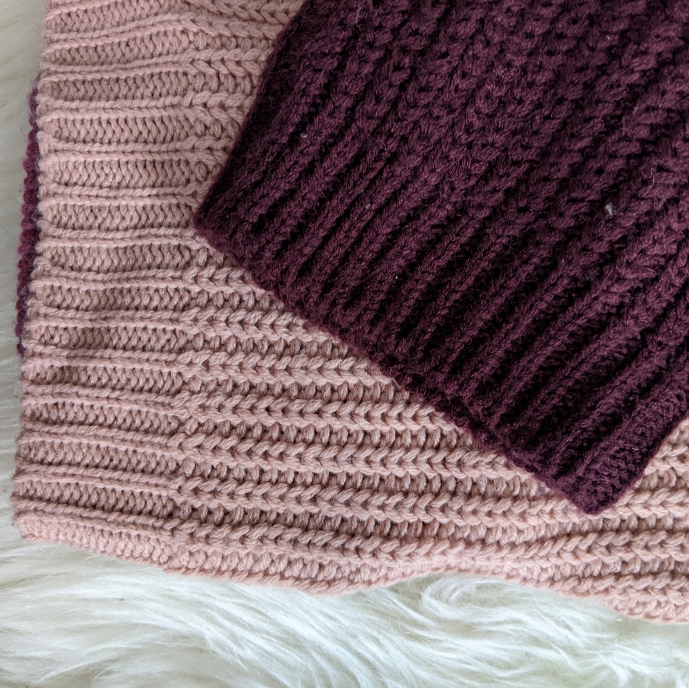 Color Block cropped sweater - Picture 2 of 5
